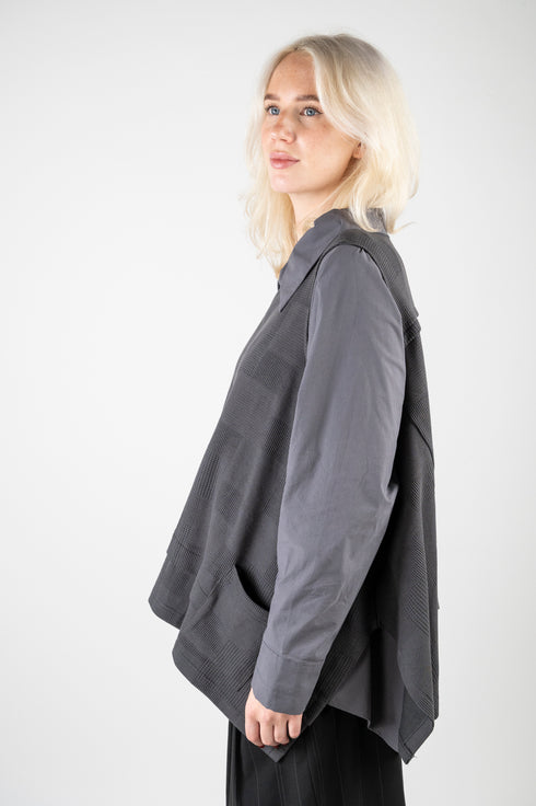 Knitted vest with geometric pattern